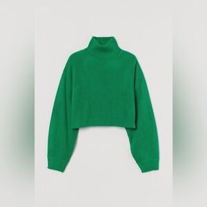 H&M Divided Cropped Green Turtleneck Lightweight Knit Sweater in Size Small